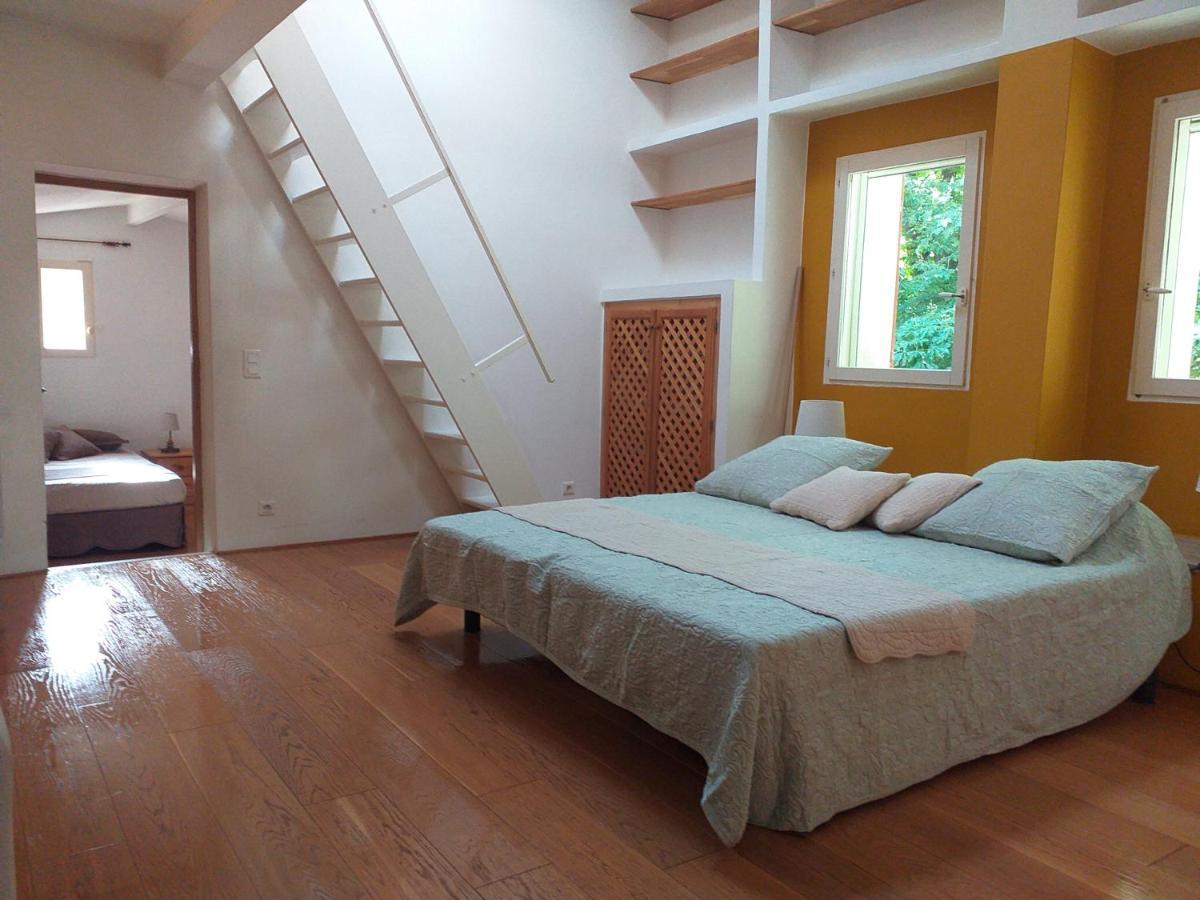 Maison Au Coeur De Fontaine De Vaucluse, Nichee Sur Le Rocher Et Surplombant La Sorgue Dış mekan fotoğraf