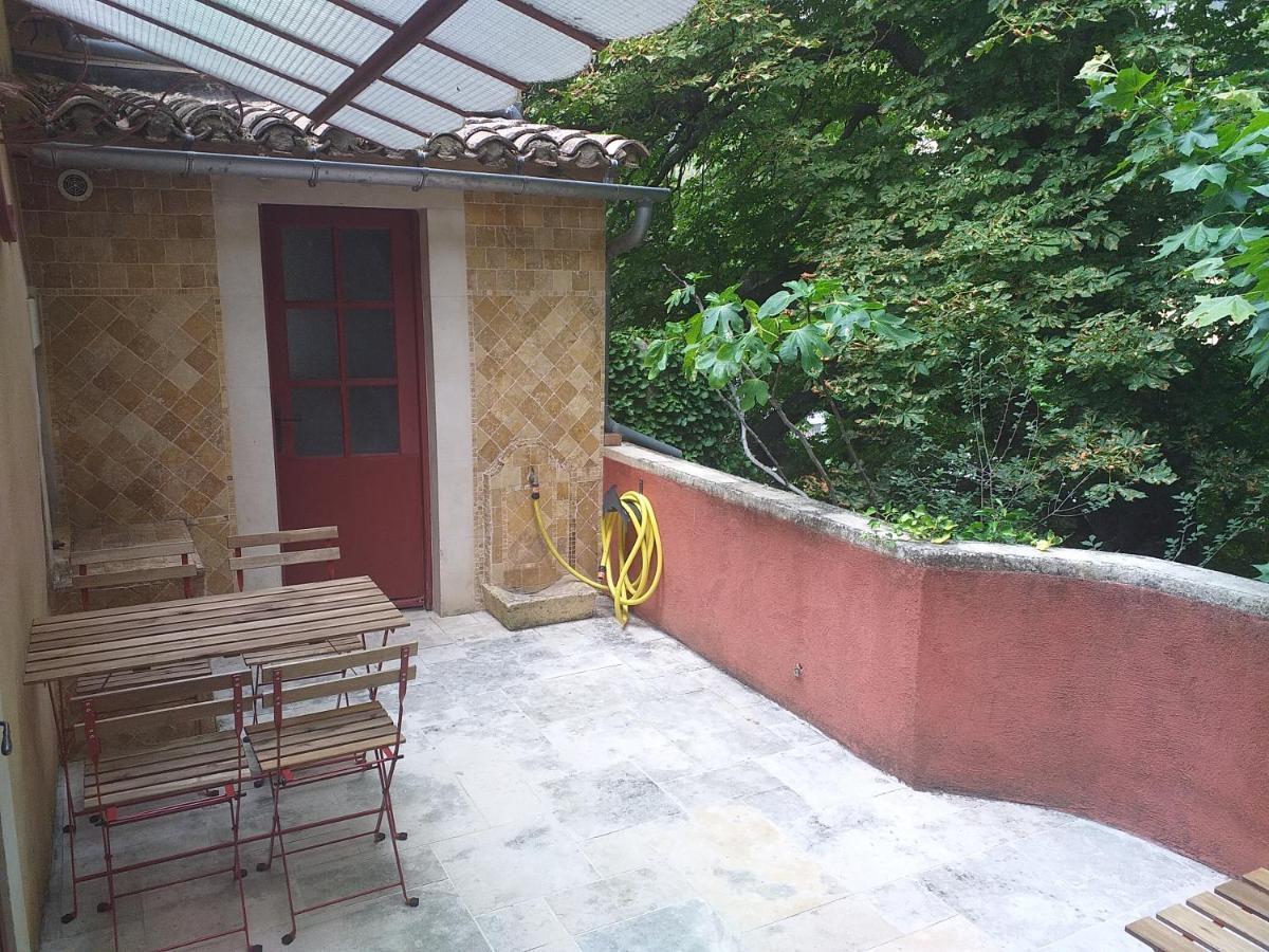 Maison Au Coeur De Fontaine De Vaucluse, Nichee Sur Le Rocher Et Surplombant La Sorgue Dış mekan fotoğraf