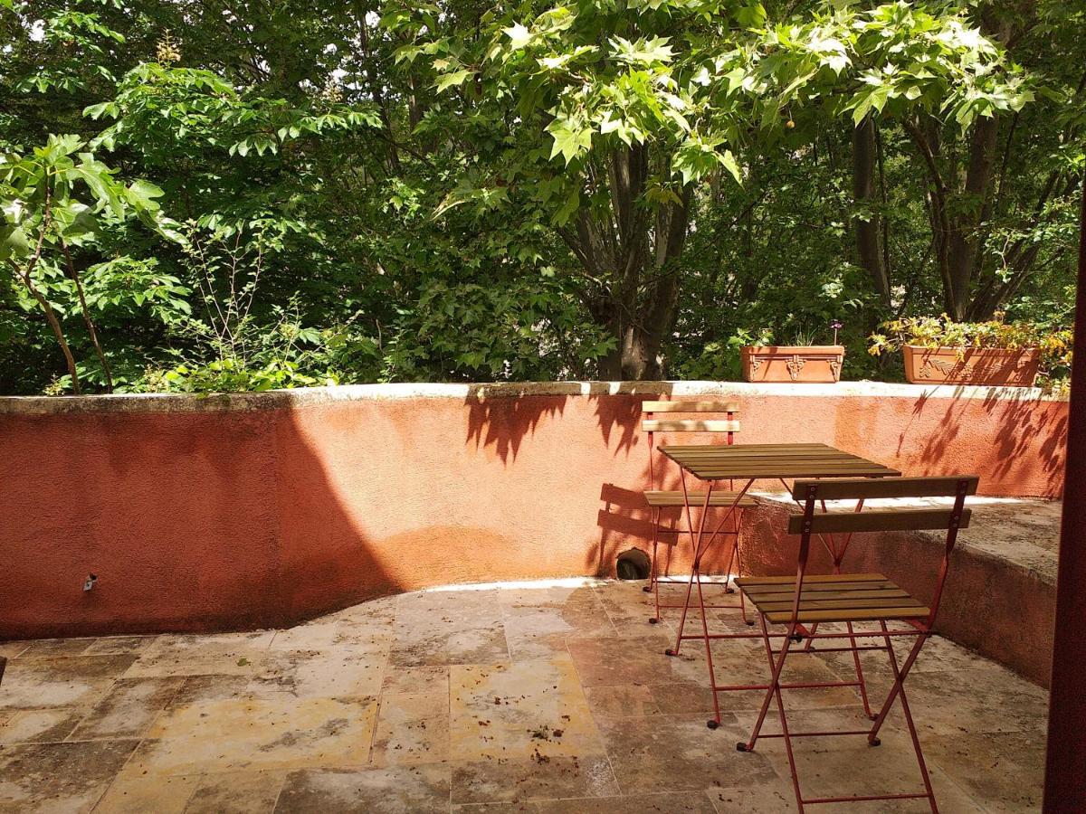 Maison Au Coeur De Fontaine De Vaucluse, Nichee Sur Le Rocher Et Surplombant La Sorgue Dış mekan fotoğraf